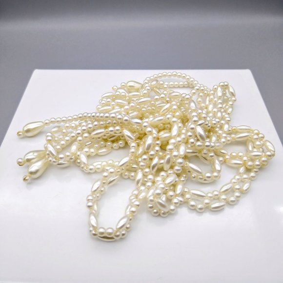 Crocheted Seed Pearls Rope Lariat, Elegant Flapper Skinny Sautoir - Picture 3 of 3